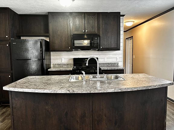 3rd image of 59498 Laine Ln