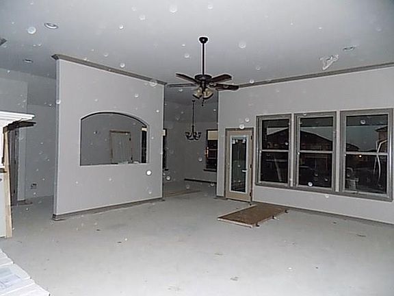4th image of 4916 Lake Park Dr