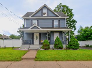 16 Flower St, Manchester, CT 06040