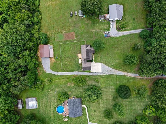 4th image of 515 Lake View Dr