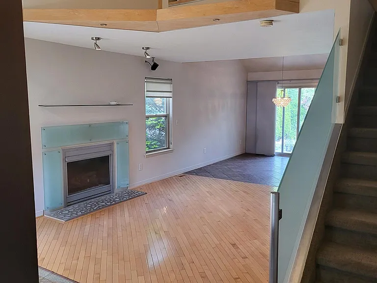 3355 Willow St — Photo 4