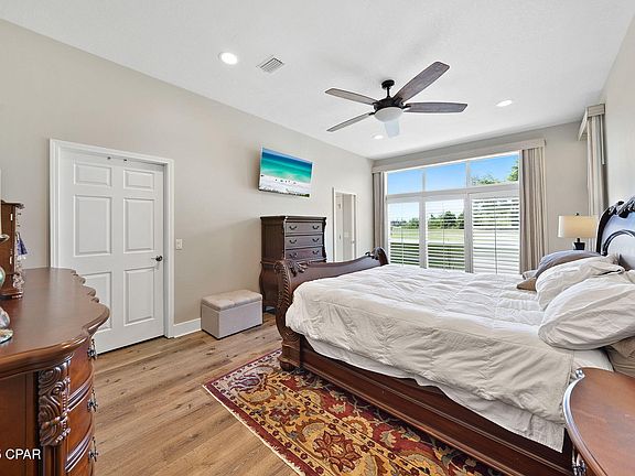 4th image of 2517 Country Club Dr