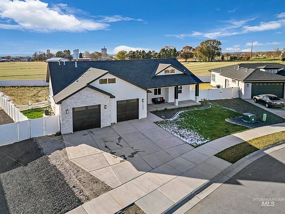 3rd image of 1503 Leslie Dr