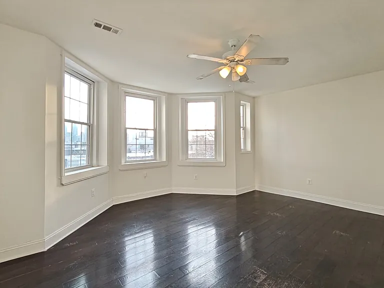 1422 W Girard Ave #33 — Photo 8