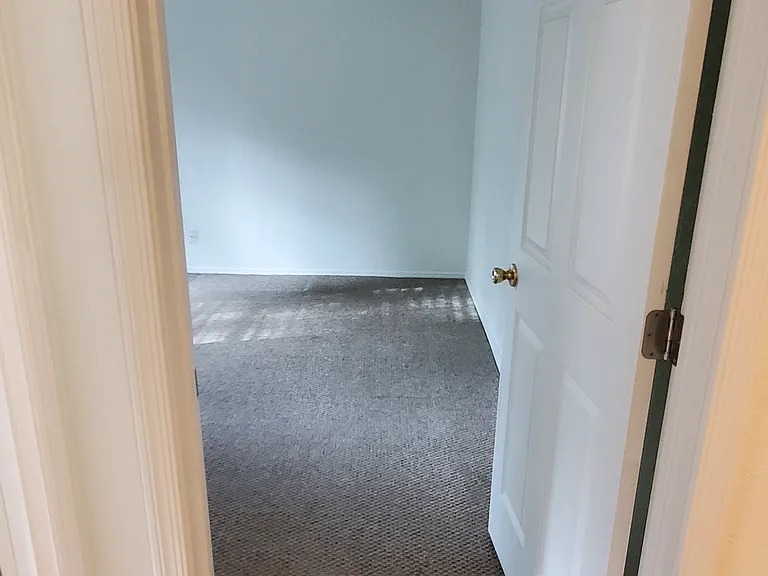621 S 29th Dr — Photo 12