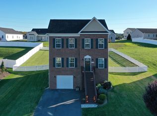 908 Waterton St, Staunton, VA 24401