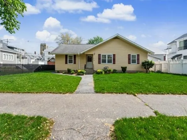 99 Myrtle Street, Manchester, NH 03104
