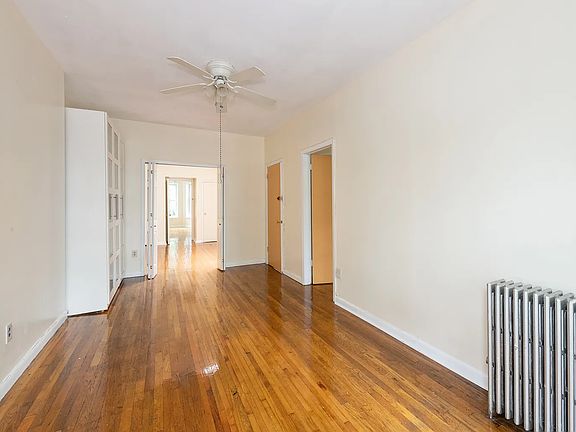 3rd image of 694 Park Pl #Hse
