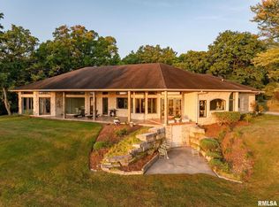 28176 226th St, Le Claire, IA 52753