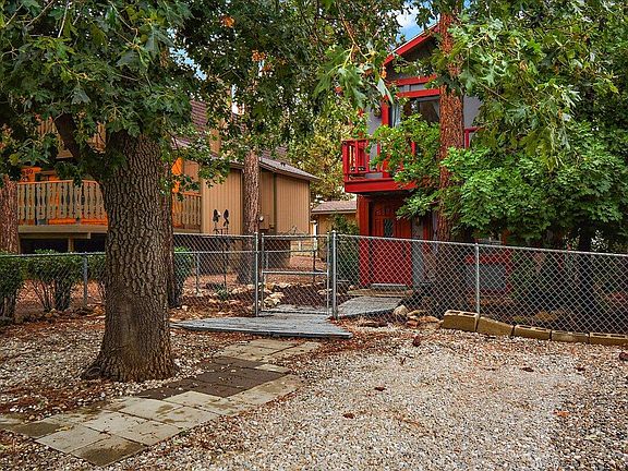 3rd image of 272 Imperial Ave