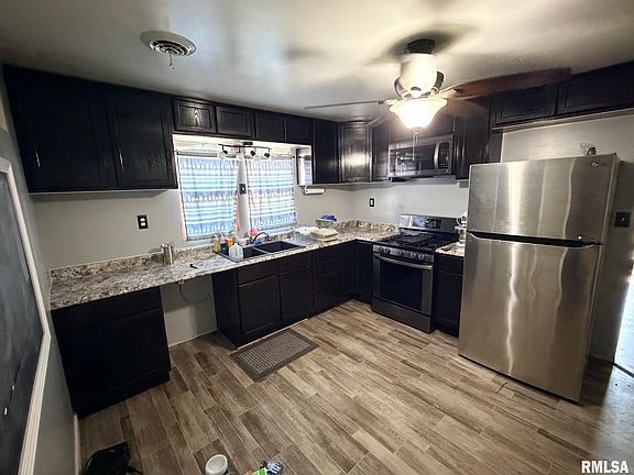 3rd image of 521 N Daniel Ave