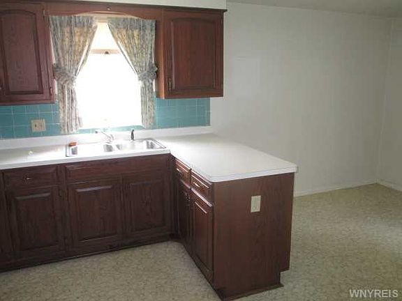 3rd image of 12 Victoria Blvd