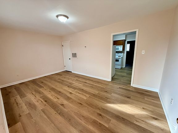 2nd image of 1309 Hudson Ave APT C16