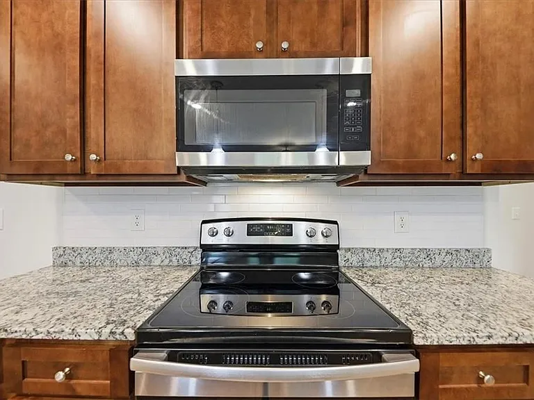 4526 Fillmore Trl — Photo 8
