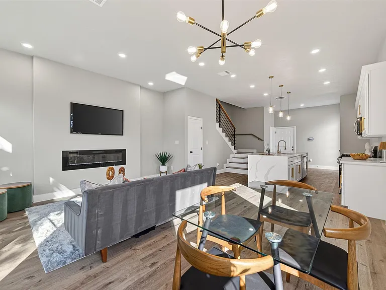 4115 Yale St — Photo 18