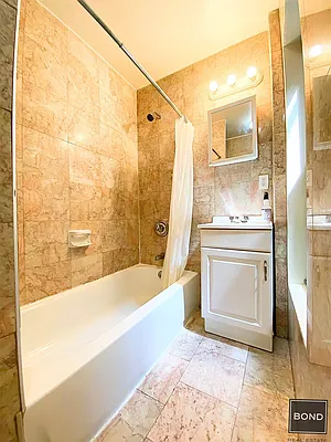 Rented by Bond New York | media 12