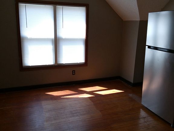 4th image of 3431 Penn Ave N #2