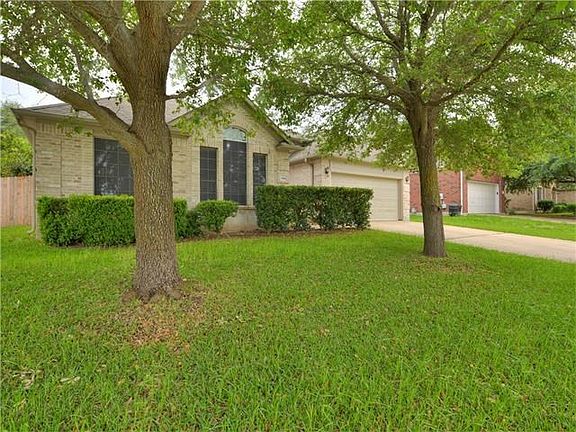 2nd image of 918 Savanna Ln