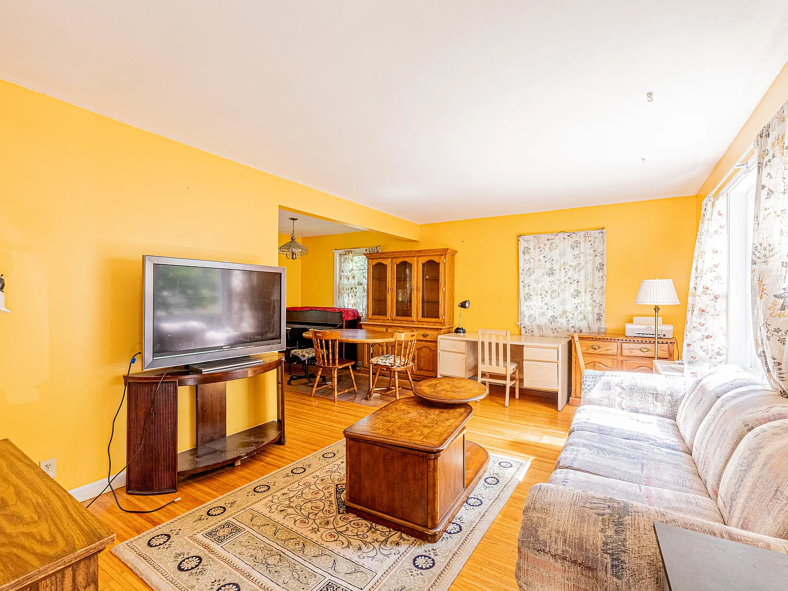 3 bed, $2,200 — Photo 3