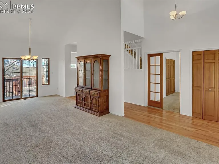 5650 Saddle Rock Rd — Photo 9