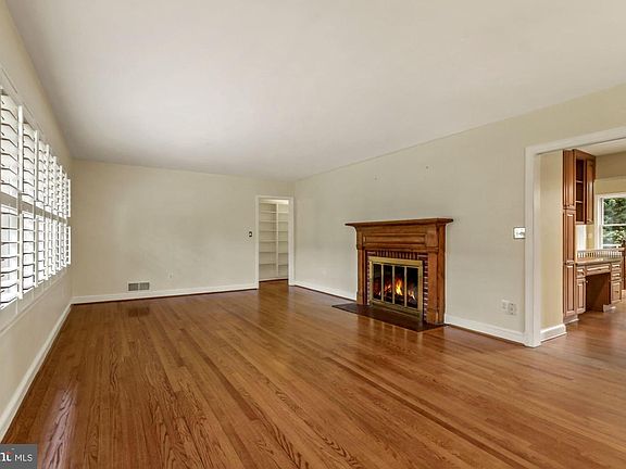 5th image of 5507 Hoover St