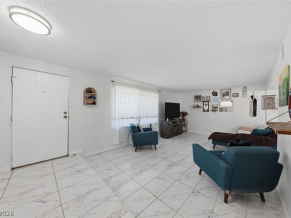 2nd image of 3320 Sagebrook Ln