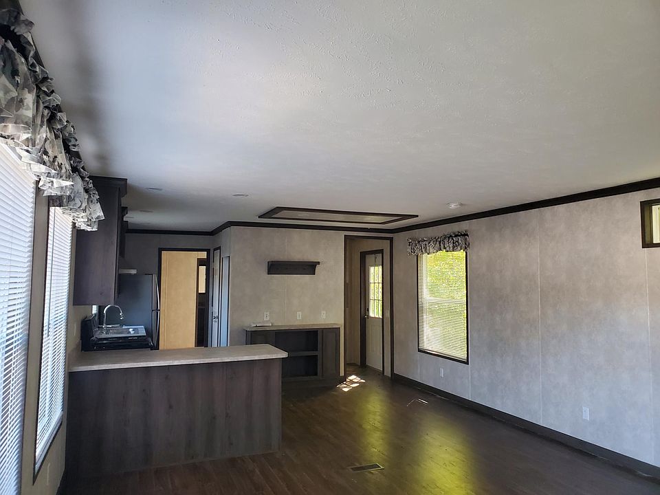 2nd image of 3612 S Poppy Ln