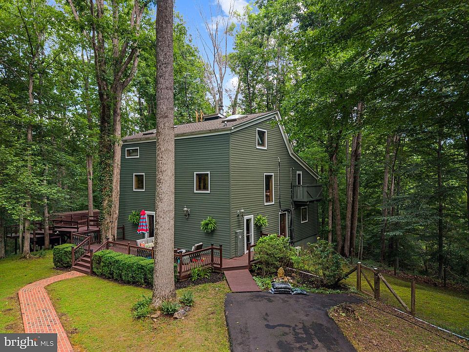 1st image of 9914 Crest Ct