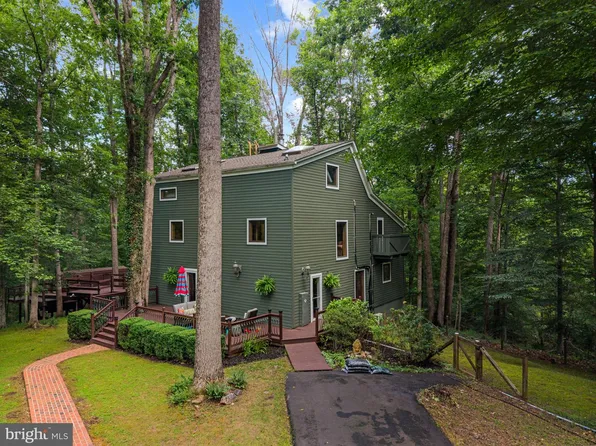 9914 Crest Ct, Marshall, VA 20115