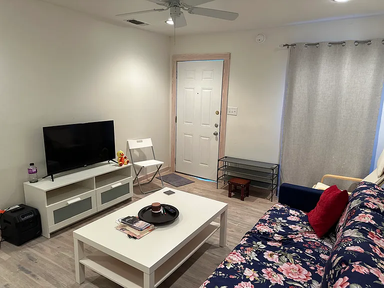 318 Templeton Dr — Photo 4