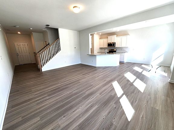 3rd image of 51 Sepia Oak Dr
