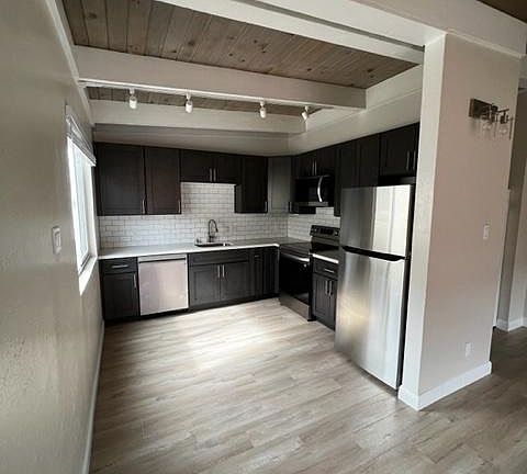 2nd image of 3344 Fillmore St #304