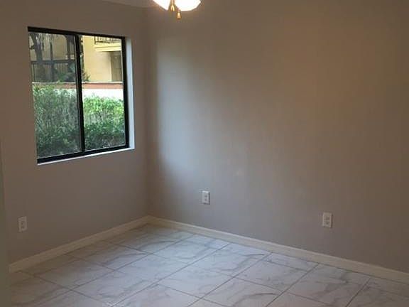 4th image of 2937 Winkler Ave APT 1208