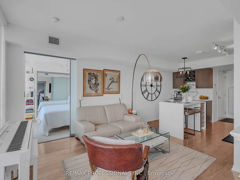 3091 Dufferin St #727 — Photo 6