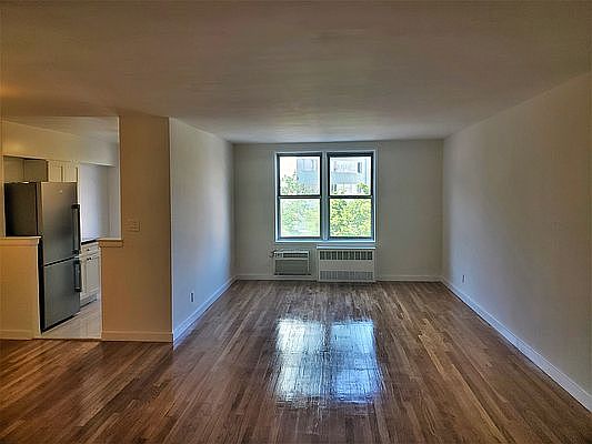 3rd image of 41-25 Kissena Blvd #2K