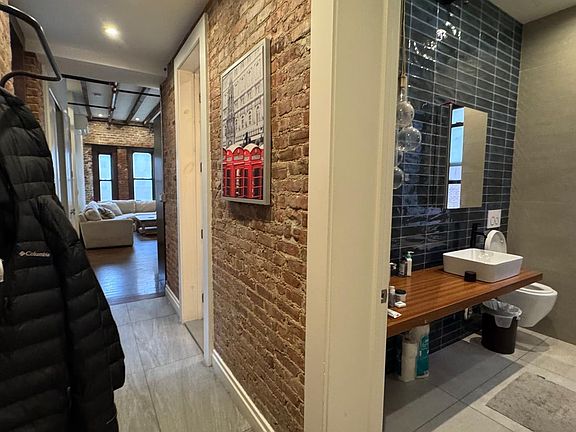 5th image of 283 7th Ave #600