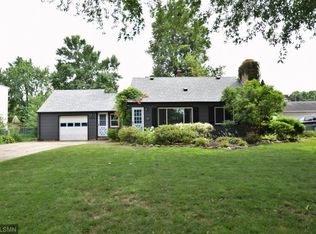 2118 Oakwood Dr, Mounds View, MN 55112