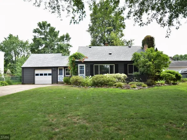 2118 Oakwood Dr, Mounds View, MN 55112