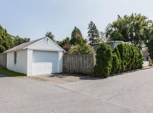 5922 Pine St, East Petersburg, PA 17520