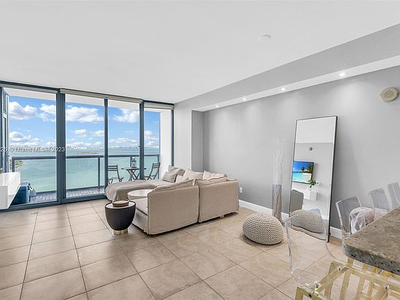 2nd image of 601 NE 36th St APT 2411