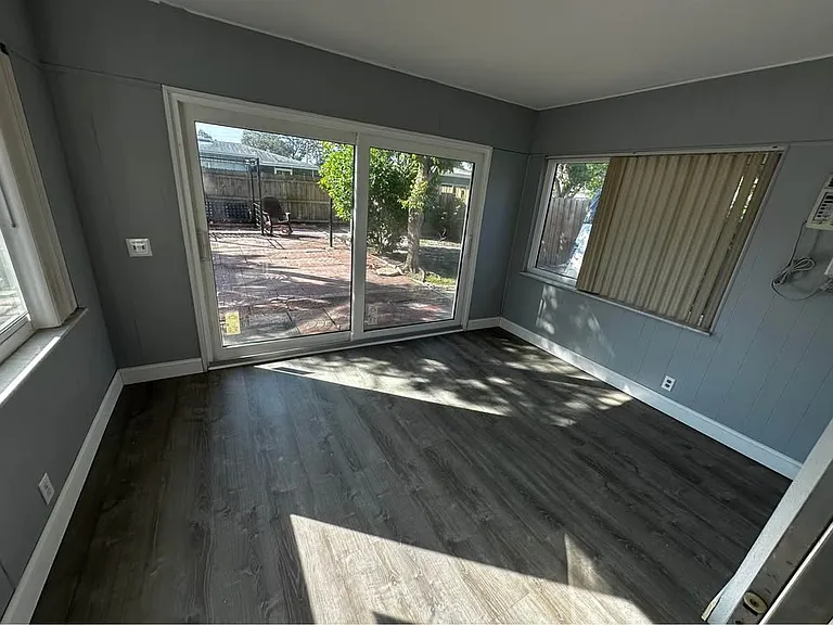 2042 Shadow Ln — Photo 5