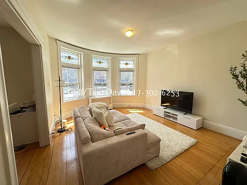 1822 Beacon St #1 Photo 1