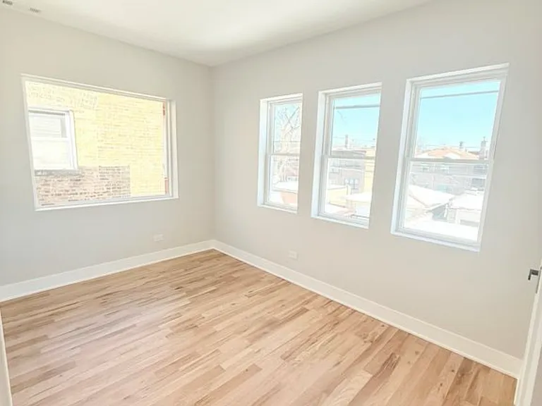 8237 S Sangamon St #2 — Photo 2