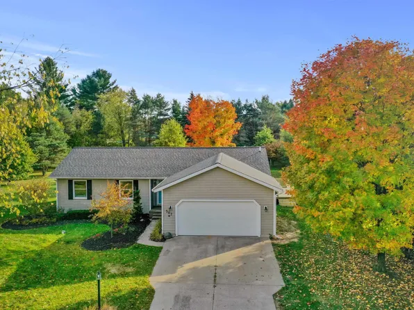 507 Maplebrooke Ln, Cadillac, MI 49601