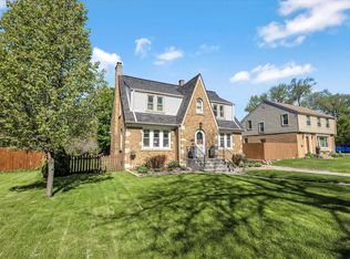 202 Lake Dr, South Milwaukee, WI 53172