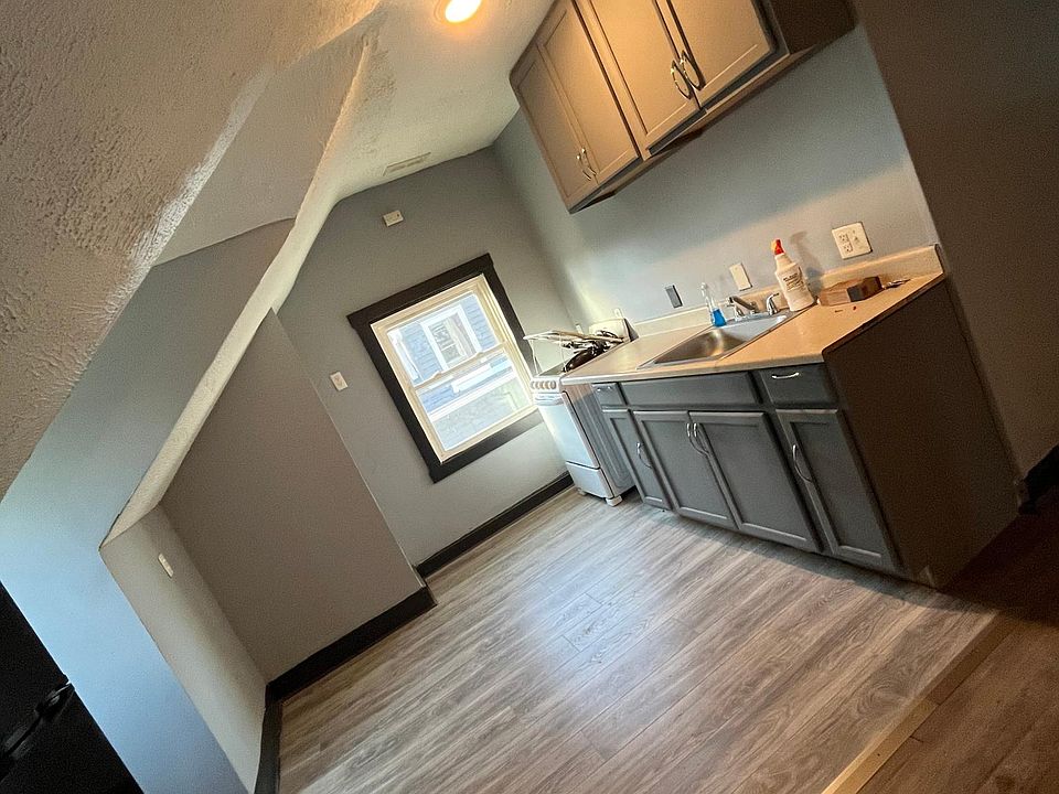 1st image of 891 Lexington Ave APT 4
