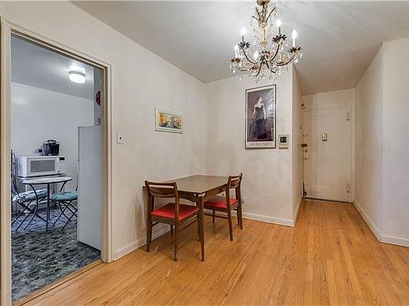 5th image of 5600 Arlington Ave Unit 1-B