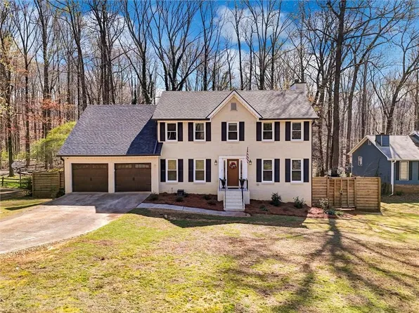 1033 Knotts Pointe Dr, Woodstock, GA 30188