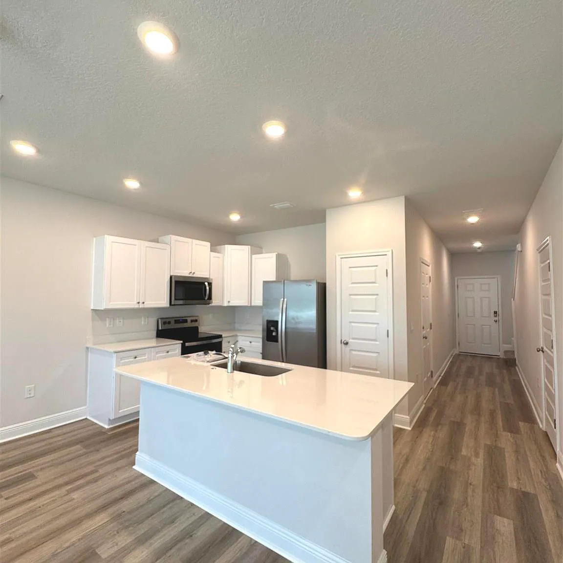 3 bed, 2.5 bath, 1537 sqft, $1,995 — Photo 4