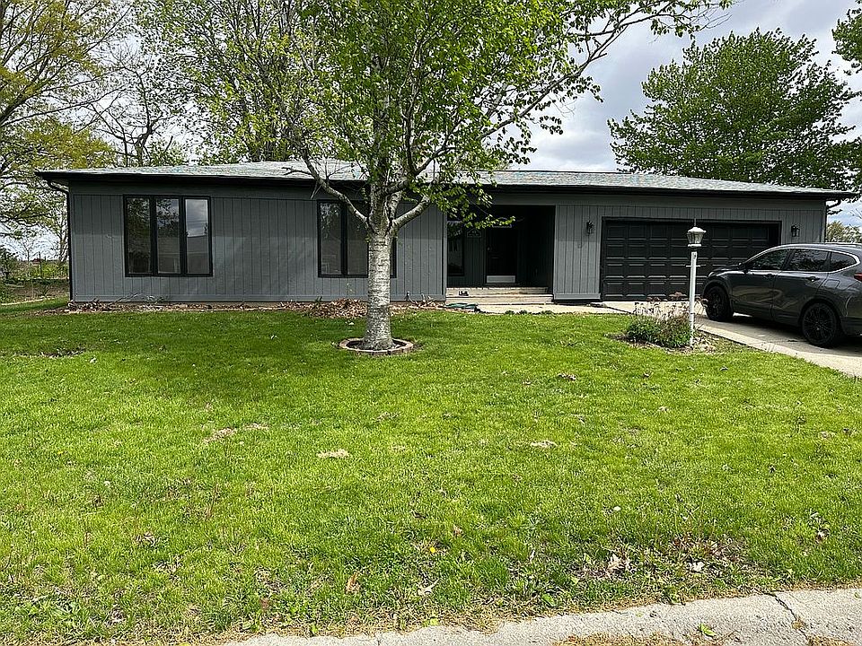 1st image of 902 Fleetwood Dr